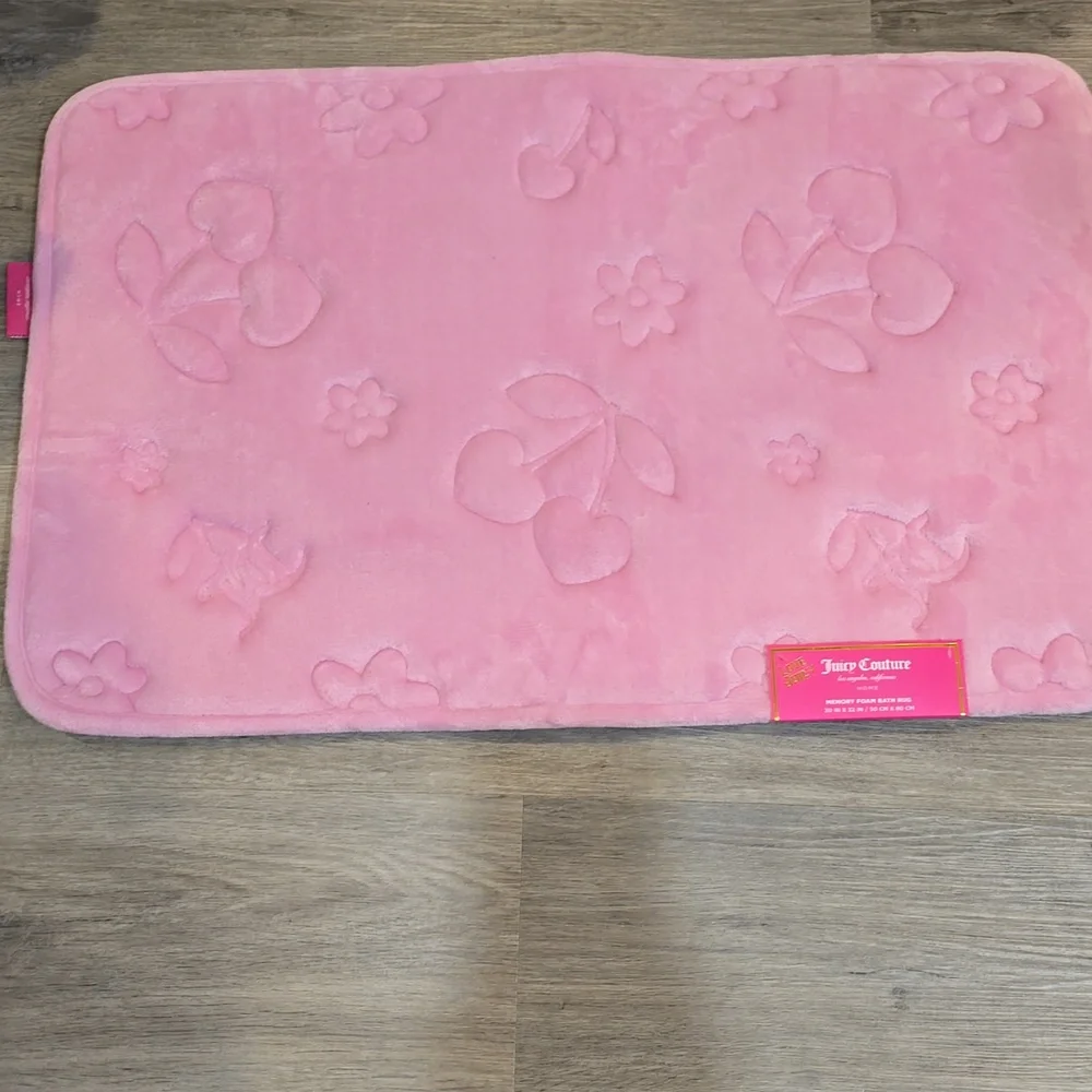 Juicy Couture Home Embossed Logo Cherry & Daisy Plush Memory Foam Bath Rug